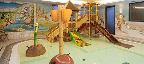 Family Hotel Con Piscina In Trentino Giocovacanza